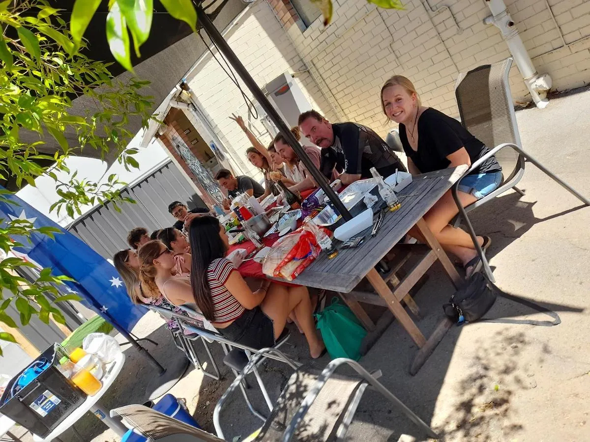 بيت شباب Ozi Inn Backpackers - Perth -Valid Passport Required