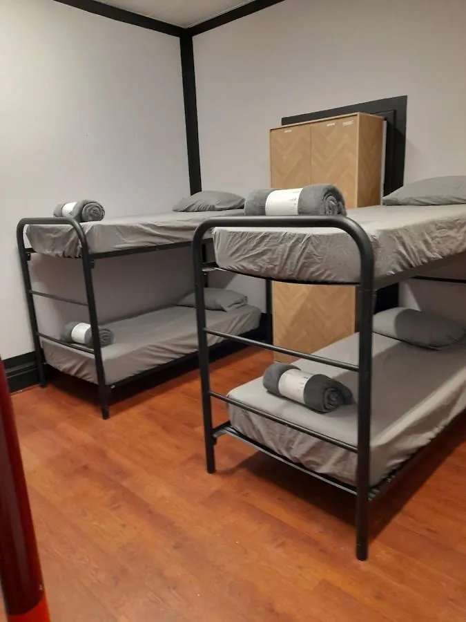 Ozi Inn Backpackers - Perth -