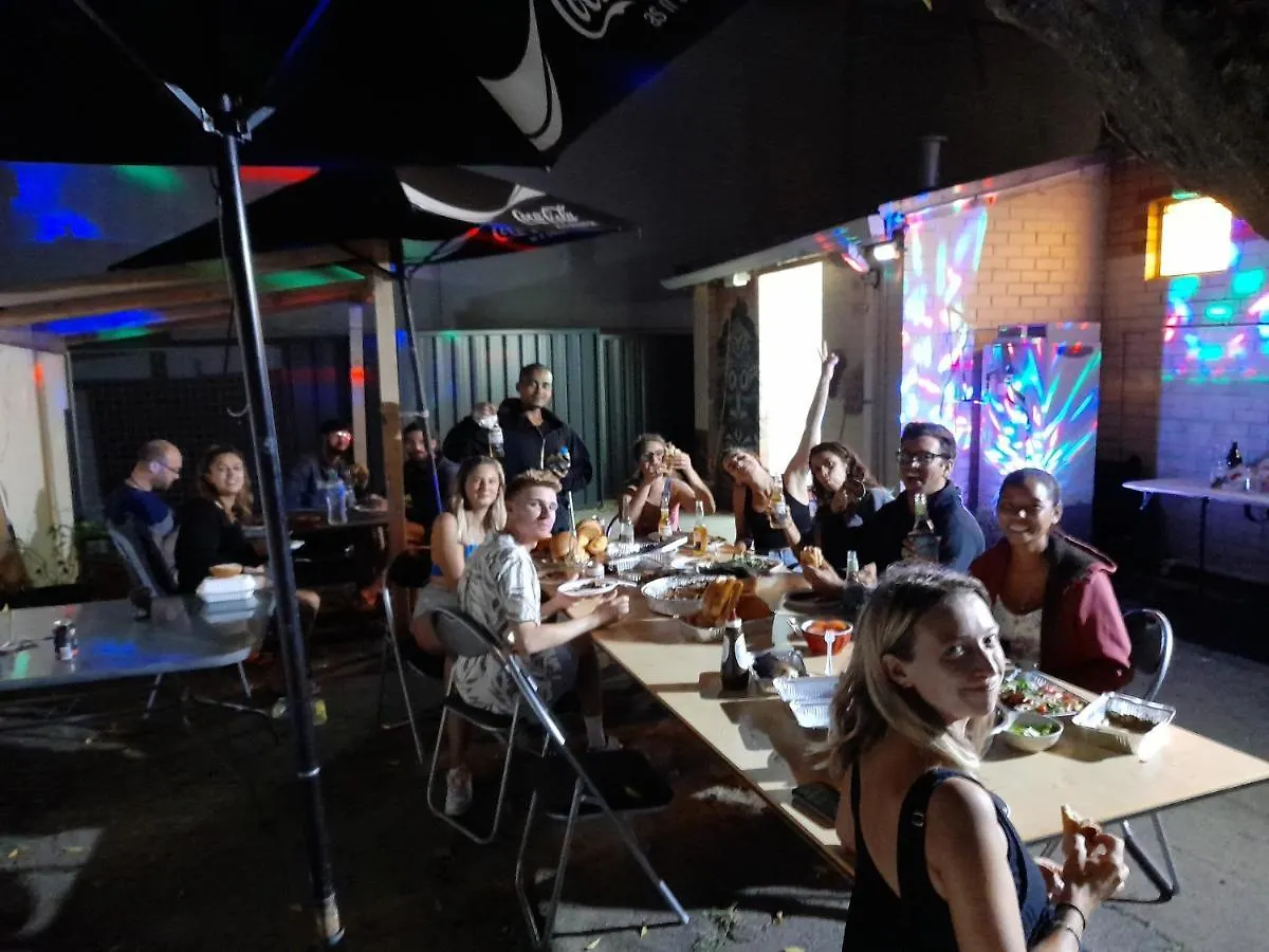 Hostel Ozi Inn Backpackers - Perth -