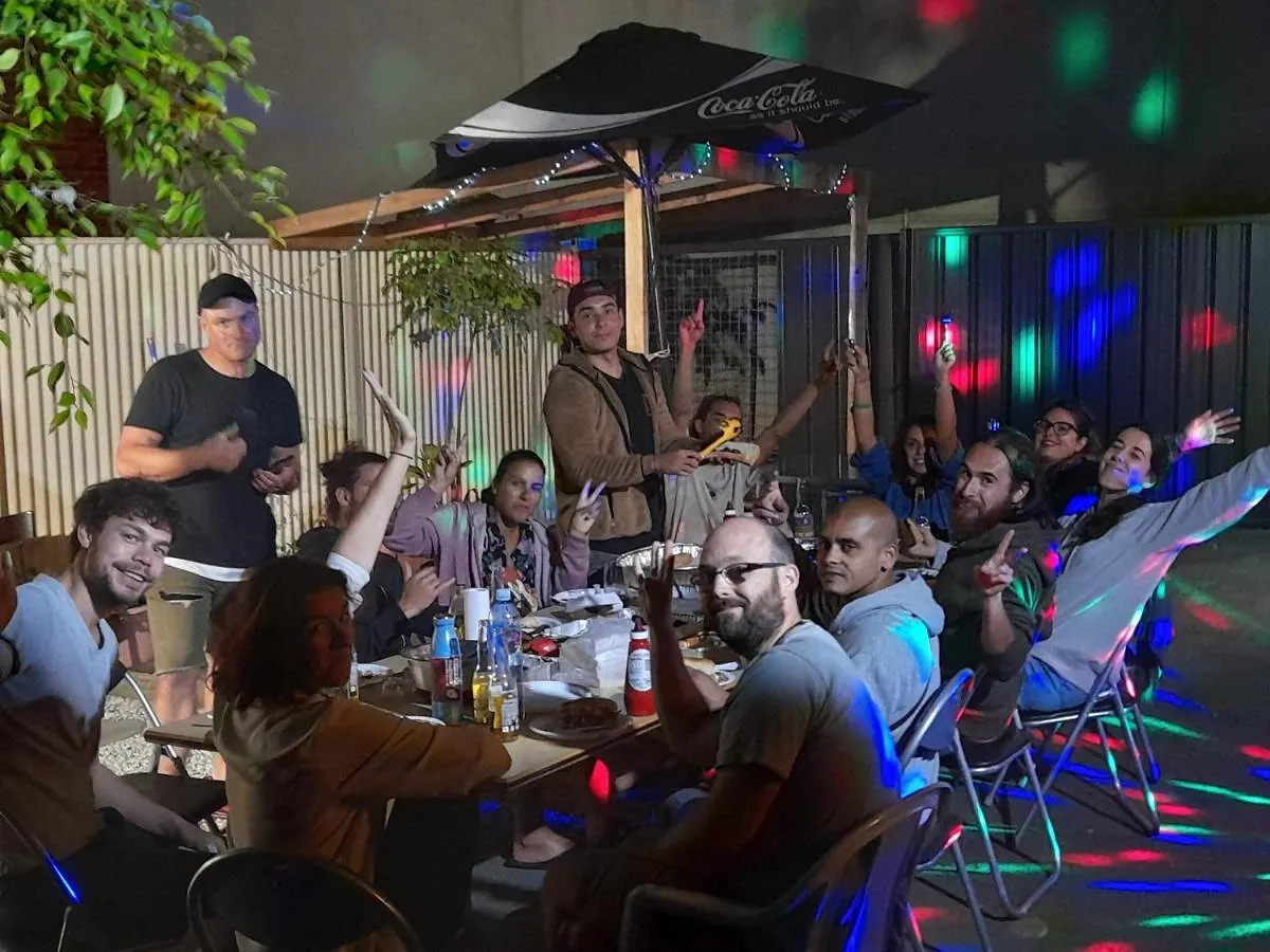 Ozi Inn Backpackers - Perth - Hostel