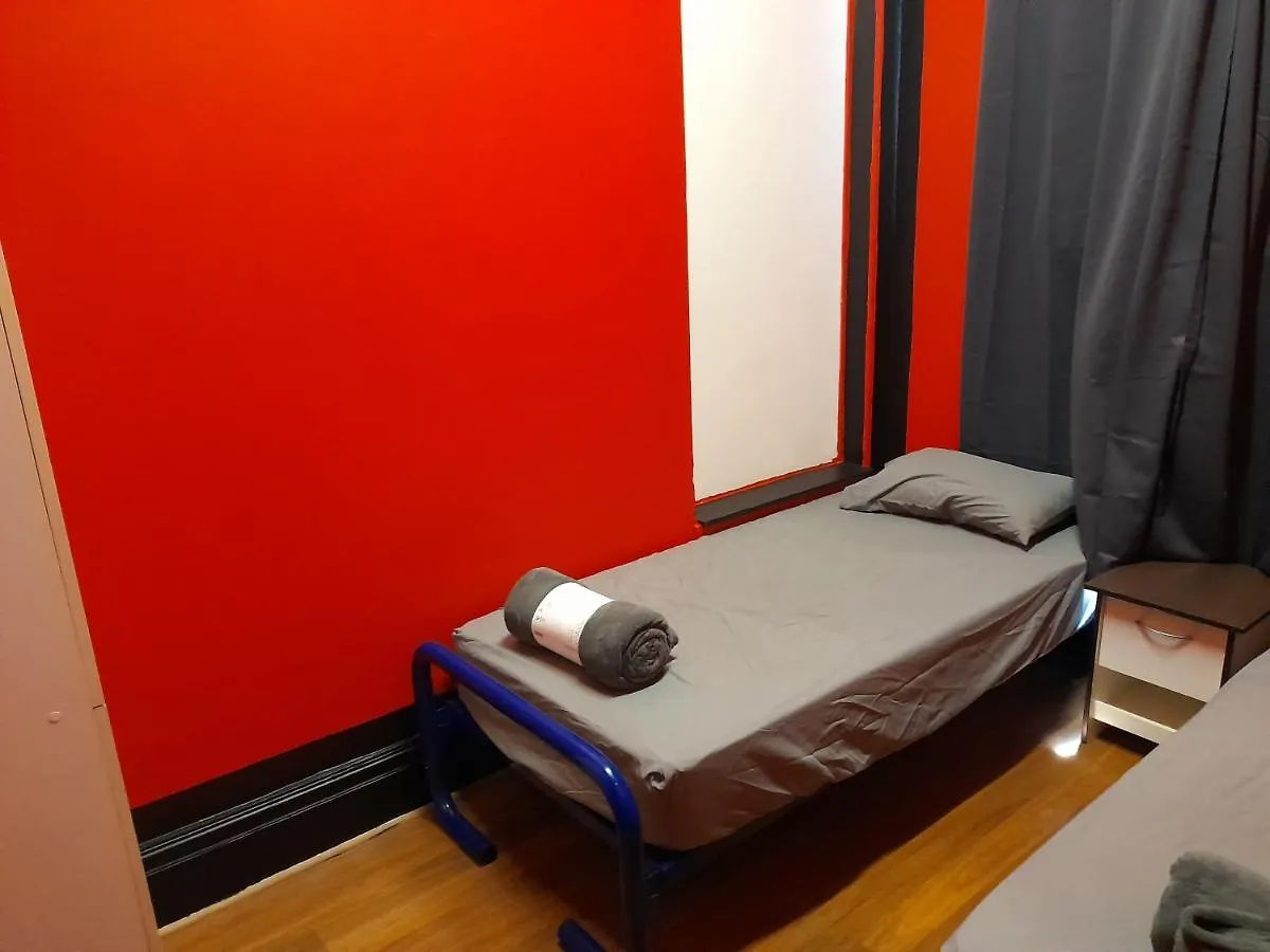 Ozi Inn Backpackers - Perth - Hostel
