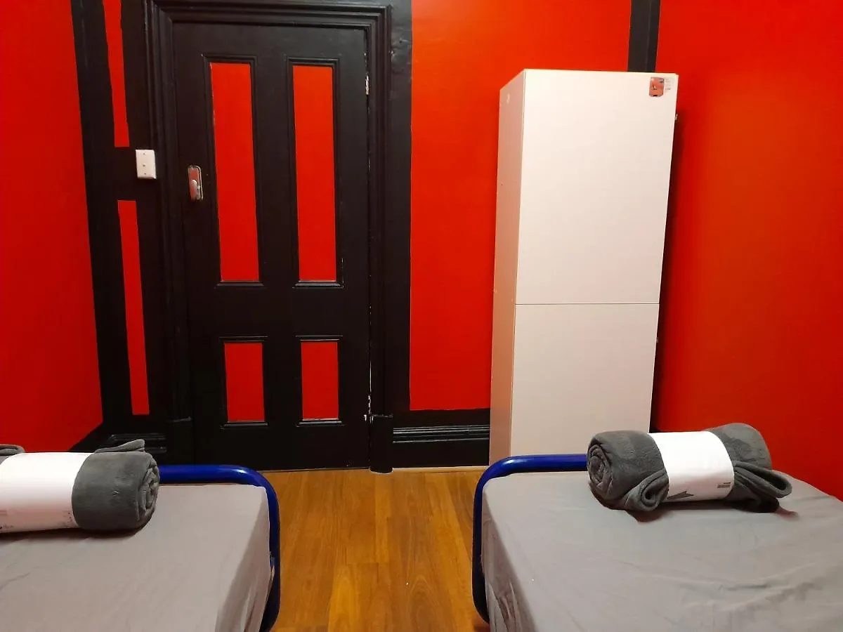 Ozi Inn Backpackers - Perth - Hostel