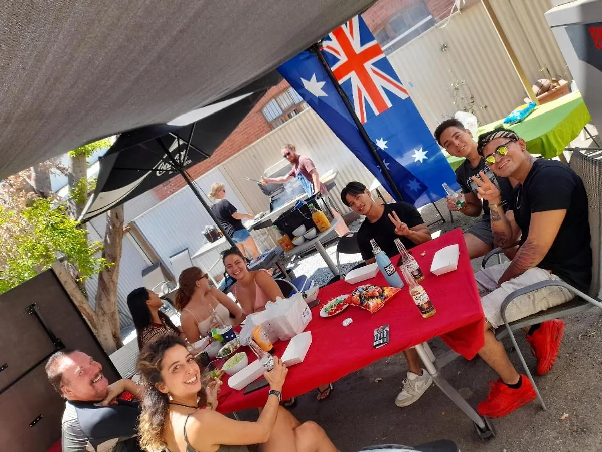 Hostel Ozi Inn Backpackers - Perth -